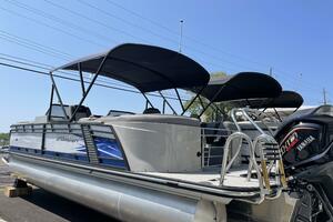 Photo 3729875 for 2023 Starcraft MX 25 R DC  