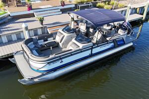 Photo 5612317 for 2023 Starcraft MX 25 R DC  