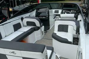 Photo 3745041 for 2021 Monterey M-65  