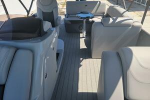 Photo 3749932 for 2023 Starcraft CX 25 DL BAR  