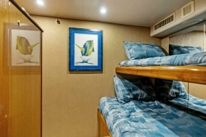 2002 Viking 65 Convertible thumbnail 42