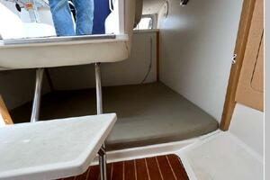 28ft Boston Whaler Yacht For Sale