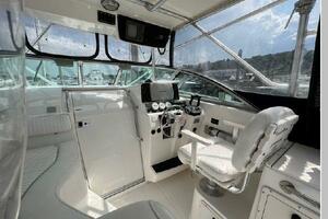 28ft Boston Whaler Yacht For Sale