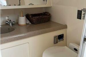 28ft Boston Whaler Yacht For Sale