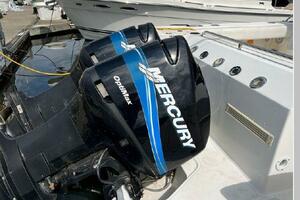 28ft Boston Whaler Yacht For Sale