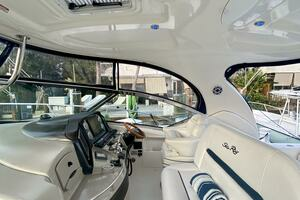 2005 Sea Ray 420 Sundancer thumbnail 9