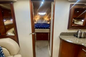 2005 Sea Ray 420 Sundancer thumbnail 49