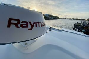 2005 Sea Ray 420 Sundancer thumbnail 32
