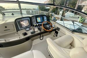 2005 Sea Ray 420 Sundancer thumbnail 15