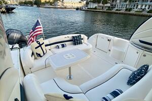 2005 Sea Ray 420 Sundancer thumbnail 12