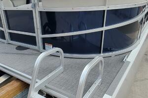 Photo 3753468 for 2023 Starcraft LX 22 R  