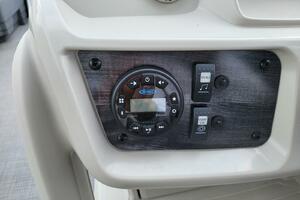 Photo 3753481 for 2023 Starcraft LX 22 R  