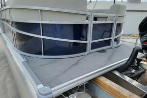 Photo 3753466 for 2023 Starcraft LX 22 R  