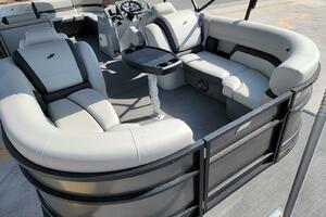 Photo 3753698 for 2023 Starcraft EXS 5  