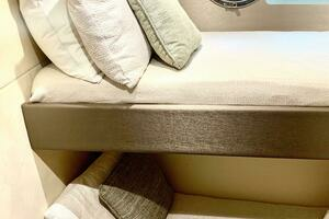 2016 Sunseeker Manhattan 65 thumbnail 24