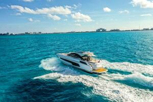 Comaye 2015 Sunseeker San Remo Yacht For Sale in Cancun 