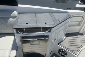 Photo 3764092 for 2020 Sea Ray 290 SDX  