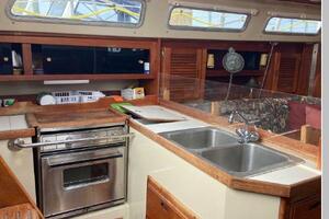Sanweka 36ft Catalina Yacht For Sale