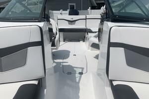 Photo 3772255 for 2021 Monterey M-225  