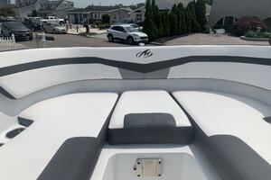 Photo 3772254 for 2021 Monterey M-225  