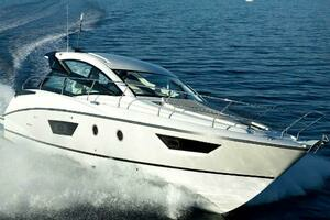 PEÑERO 2019 Beneteau Gran Turismo 40 Yacht For Sale in Aventura FL
