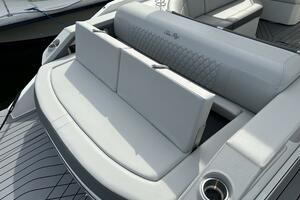 Photo 3782034 for 2021 Sea Ray 310 SLX  