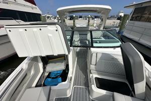 Photo 3782026 for 2021 Sea Ray 310 SLX  