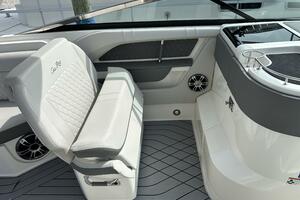 Photo 3782013 for 2021 Sea Ray 310 SLX  