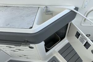 Photo 3782011 for 2021 Sea Ray 310 SLX  