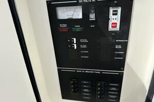 Photo 3782021 for 2021 Sea Ray 310 SLX  