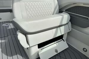 Photo 3782027 for 2021 Sea Ray 310 SLX  