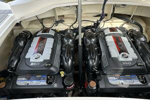 Photo 3782038 for 2021 Sea Ray 310 SLX  