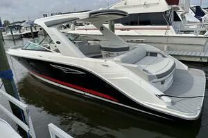 Photo 3782042 for 2021 Sea Ray 310 SLX  