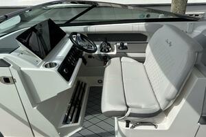 Photo 3782017 for 2021 Sea Ray 310 SLX  