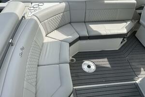 Photo 3782010 for 2021 Sea Ray 310 SLX  