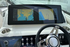 Photo 3782039 for 2021 Sea Ray 310 SLX  