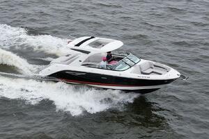 Photo 3791023 for 2021 Sea Ray 310 SLX  