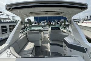 Photo 3782009 for 2021 Sea Ray 310 SLX  