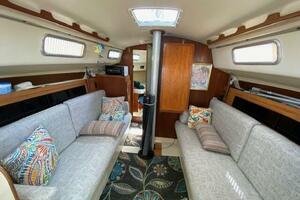 Wind Song 30ft Pearson Yacht For Sale