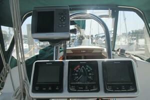 Wind Song 30ft Pearson Yacht For Sale