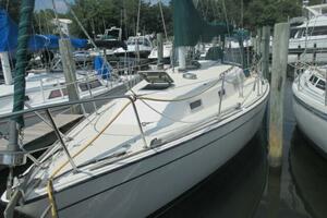 Wind Song 30ft Pearson Yacht For Sale