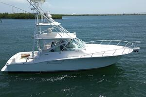Feeva 2007 Cabo Yachts 40 Hardtop Express Yacht For Sale in Kingston 