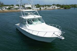 Feeva 2007 Cabo Yachts 40 Hardtop Express Yacht For Sale in Kingston 