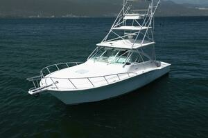 Feeva 2007 Cabo Yachts 40 Hardtop Express Yacht For Sale in Kingston 