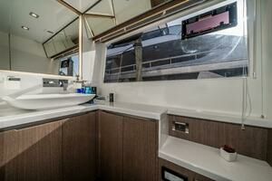 2019 Galeon 640 FLY thumbnail 8
