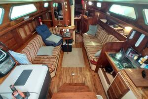 1977 Islander 36 thumbnail 23