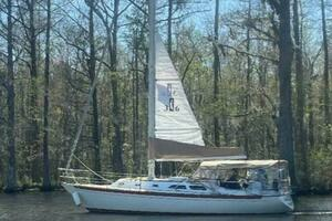 1977 Islander 36 thumbnail 39