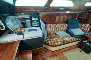 1977 Islander 36 thumbnail 28