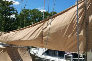 1977 Islander 36 thumbnail 15