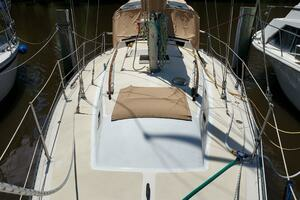 1977 Islander 36 thumbnail 10